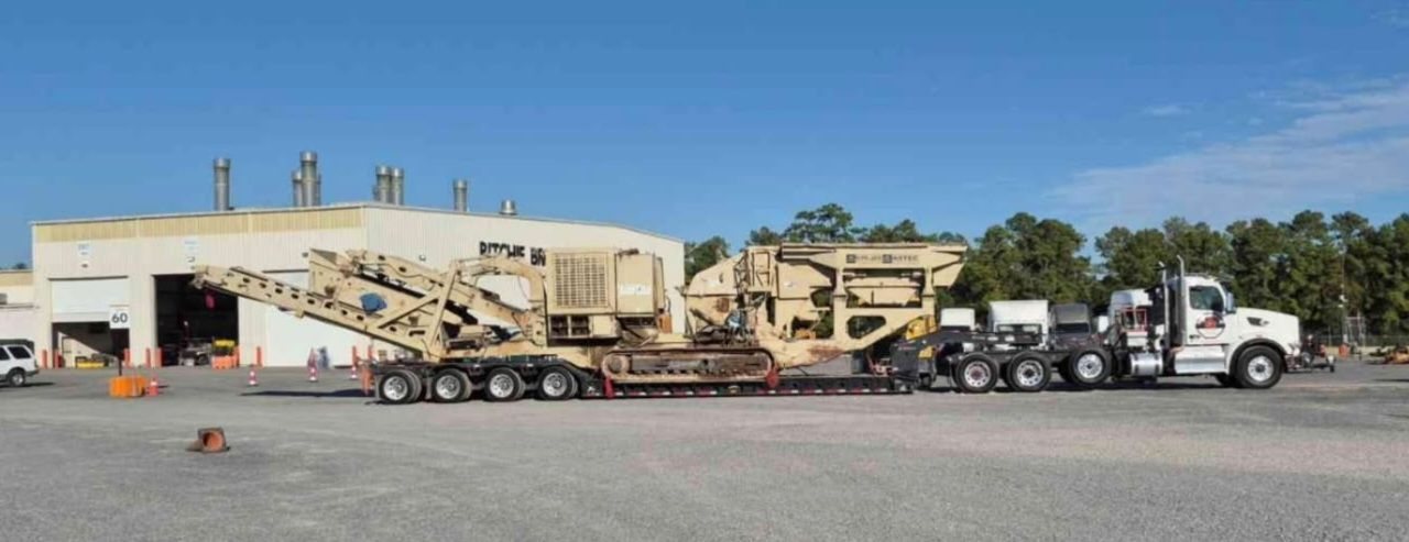 Crushing plant on a multi-axle lowboy